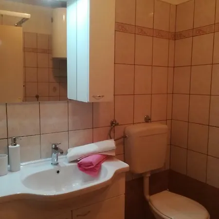 Antonela Apartman *